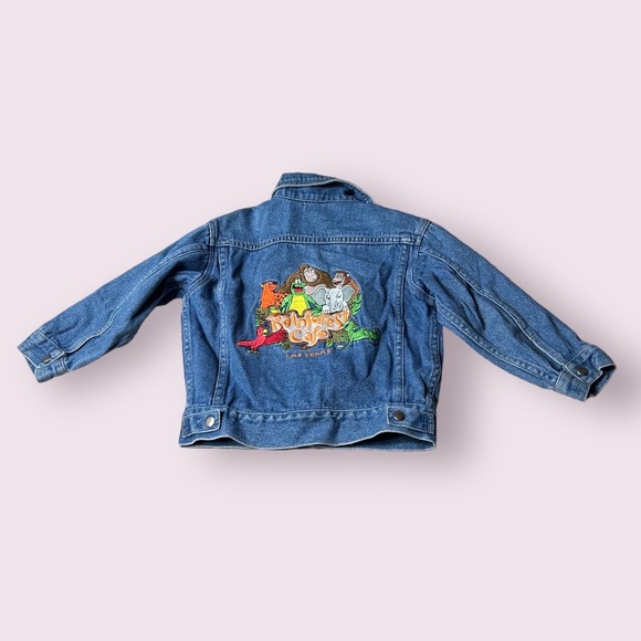 Kids Rainforest Cafe Las Vegas Denim Jacket Animal Embroidery On Back Size XS - Picture 6 of 9